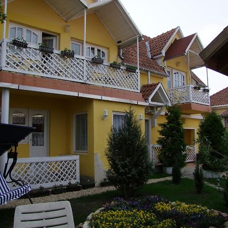 Castello Vendeg Es Apartmanhaz Еґер Екстер'єр фото