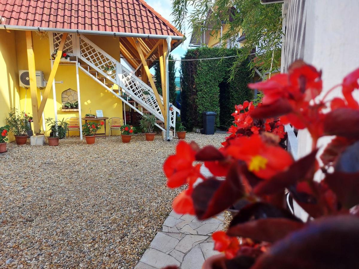 Castello Vendeg Es Apartmanhaz Еґер Екстер'єр фото
