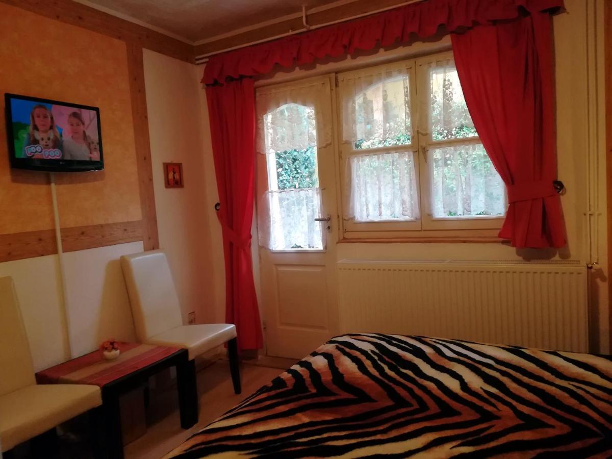 Castello Vendeg Es Apartmanhaz Еґер Екстер'єр фото