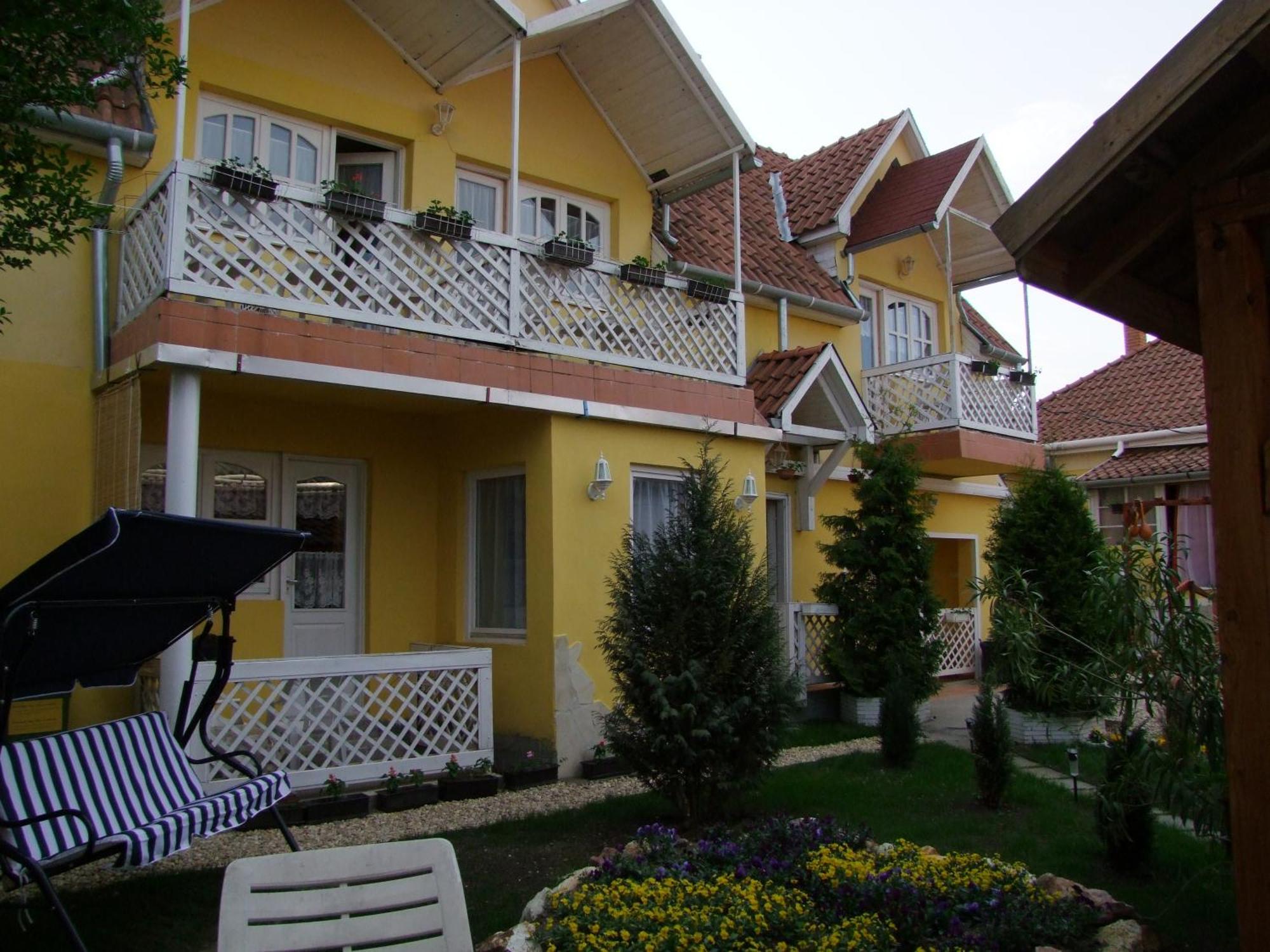 Castello Vendeg Es Apartmanhaz Еґер Екстер'єр фото